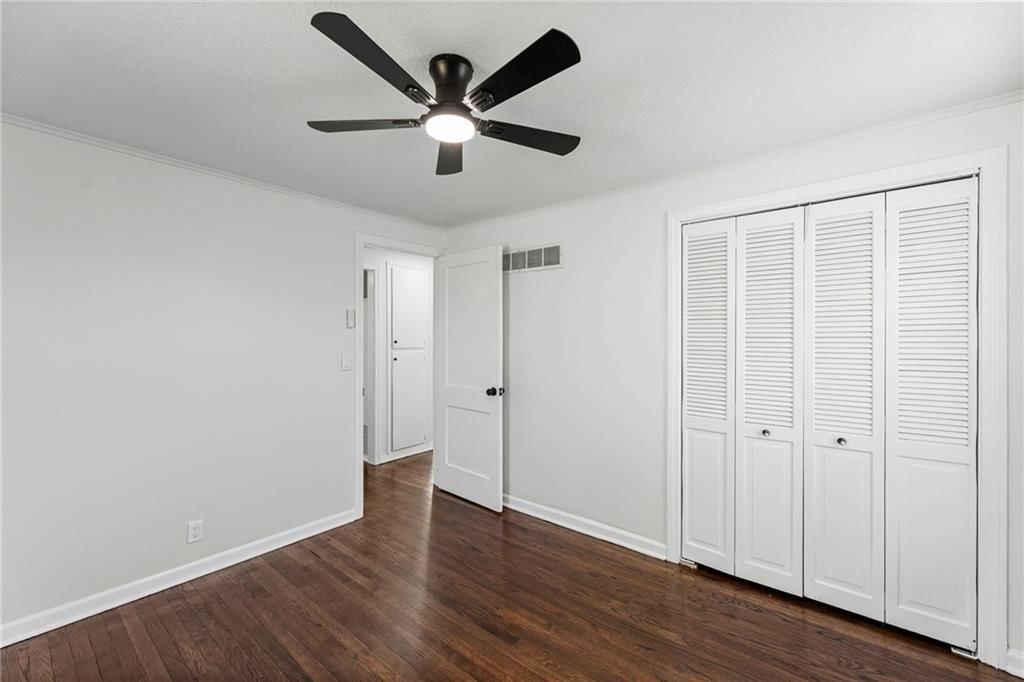7718 Longwood Avenue — photo 16