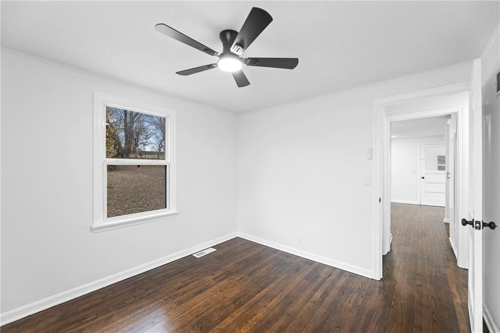 7718 Longwood Avenue — photo 17