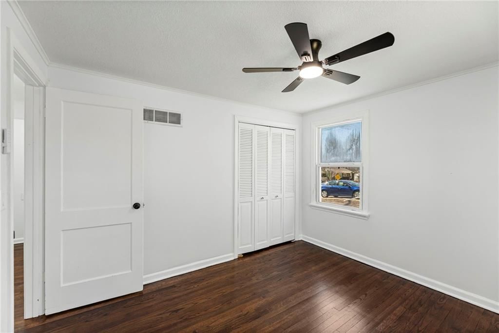 7718 Longwood Avenue — photo 18