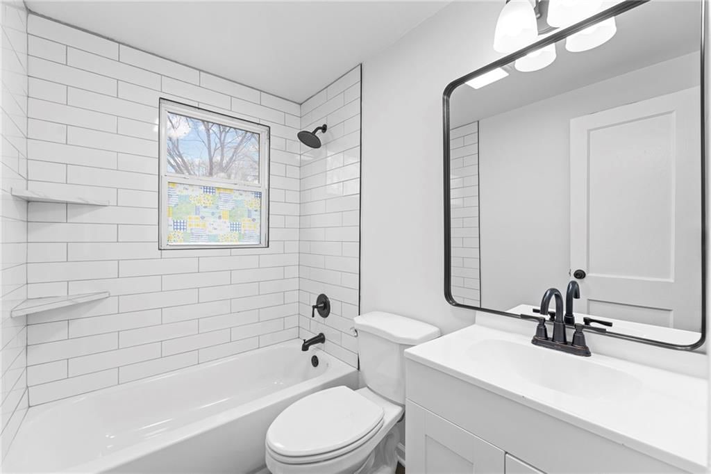 7718 Longwood Avenue — photo 19