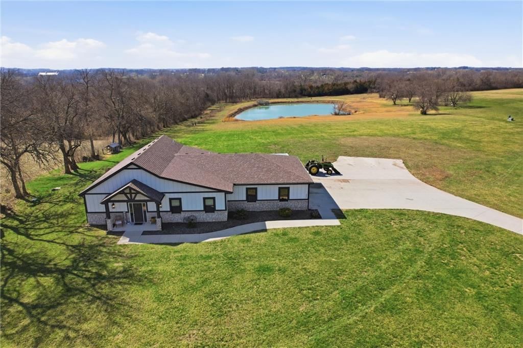 3826 S Sweeney Road, Grain Valley, MO