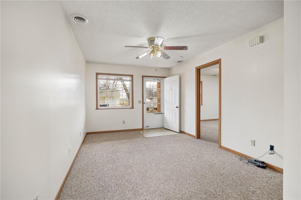 105 W Price Street — photo 3