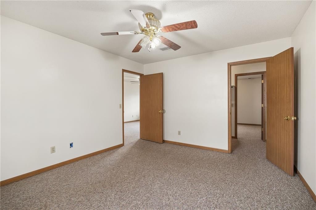 105 W Price Street — photo 10