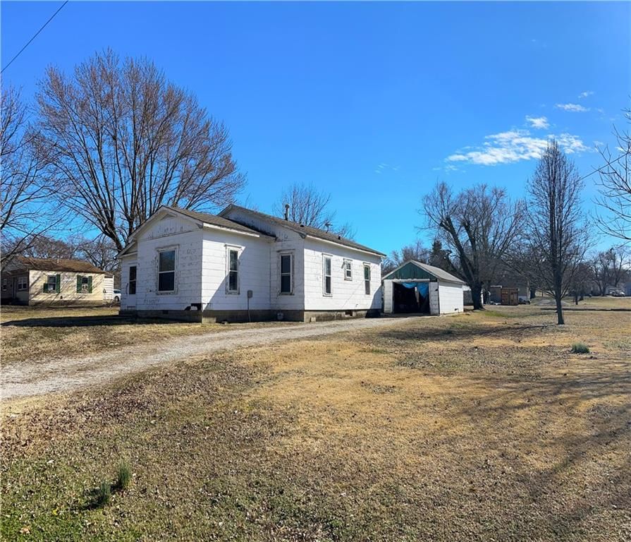 1732 E Oak Street — photo 2