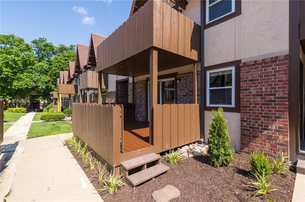 6206 Robinson Street — photo 3