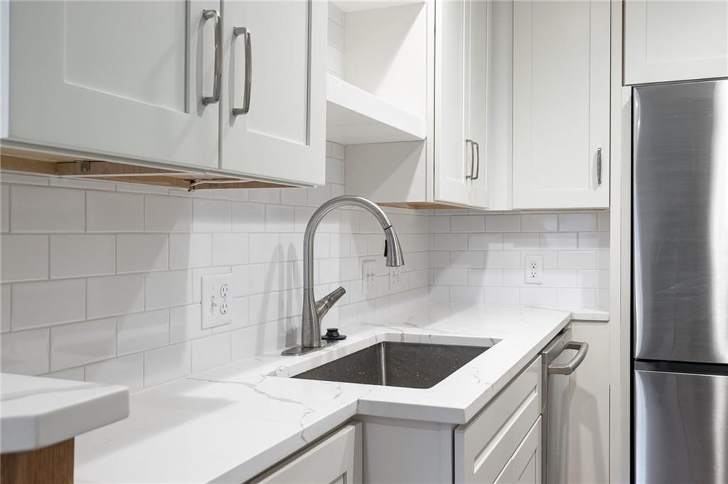 6206 Robinson Street — photo 9