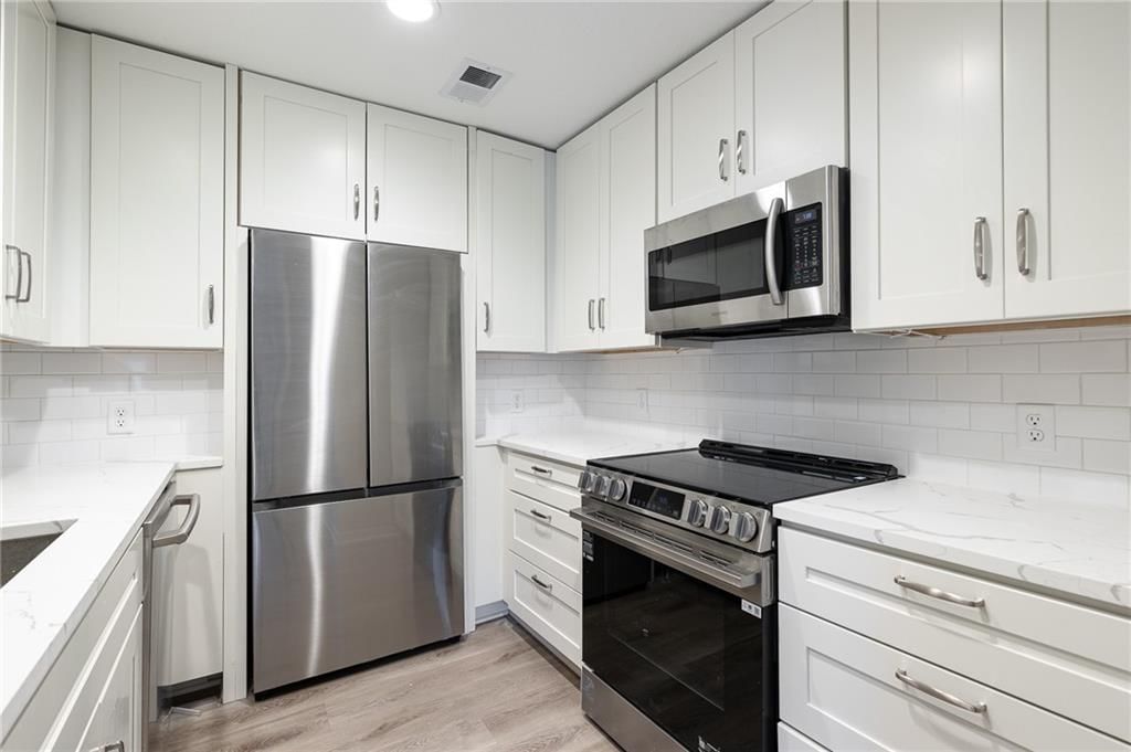 6206 Robinson Street — photo 11