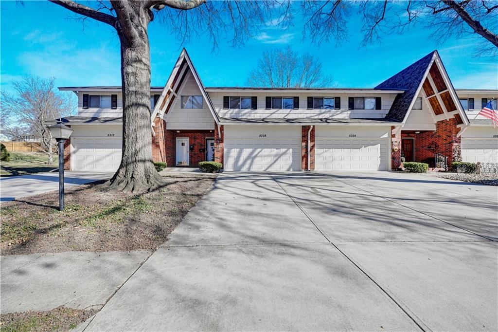 5308 W 103rd Terrace — photo 2