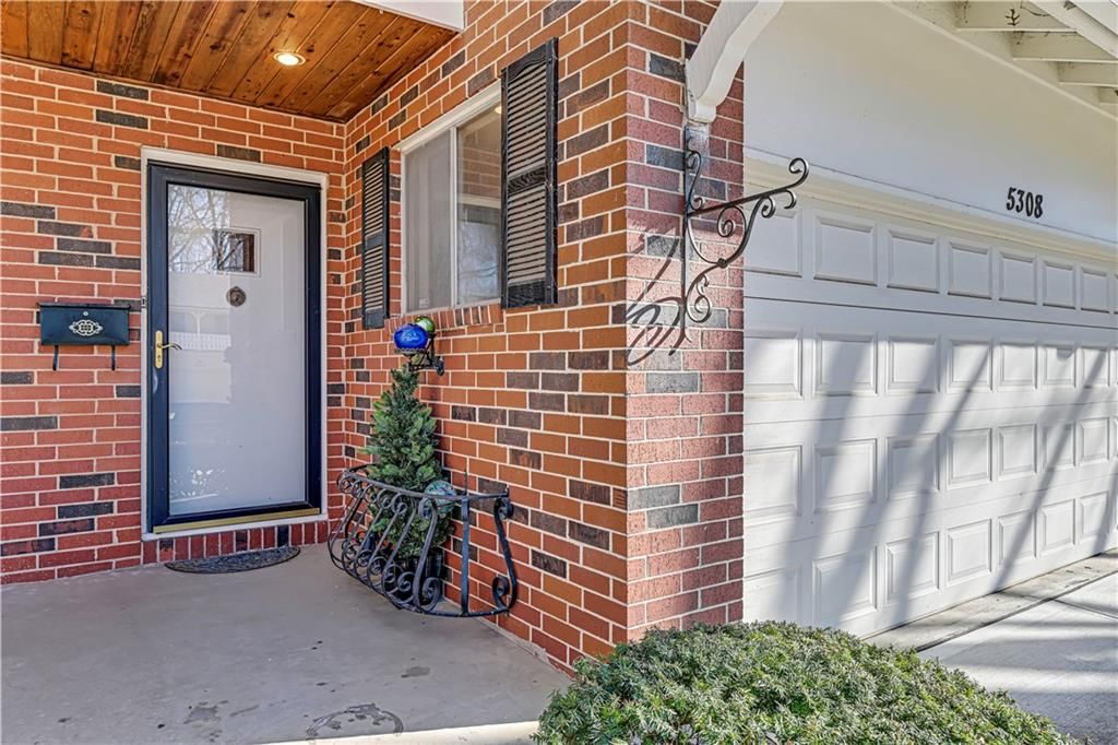 5308 W 103rd Terrace — photo 3