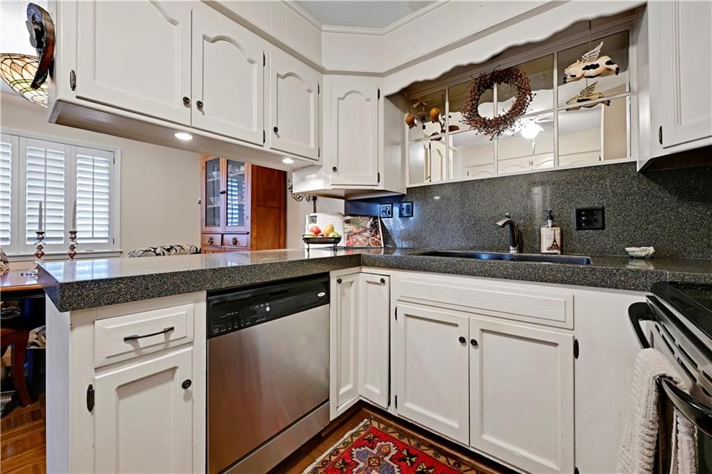 5308 W 103rd Terrace — photo 13