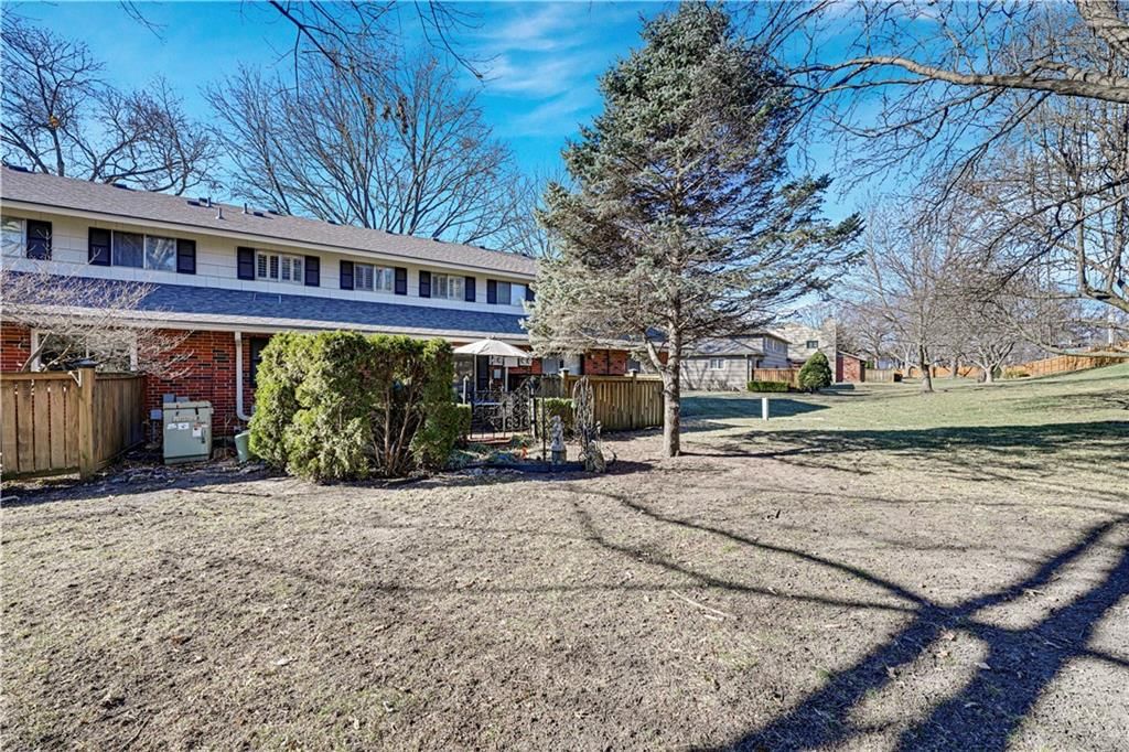 5308 W 103rd Terrace — photo 30