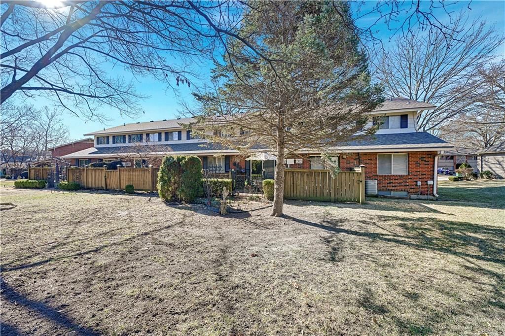 5308 W 103rd Terrace — photo 31