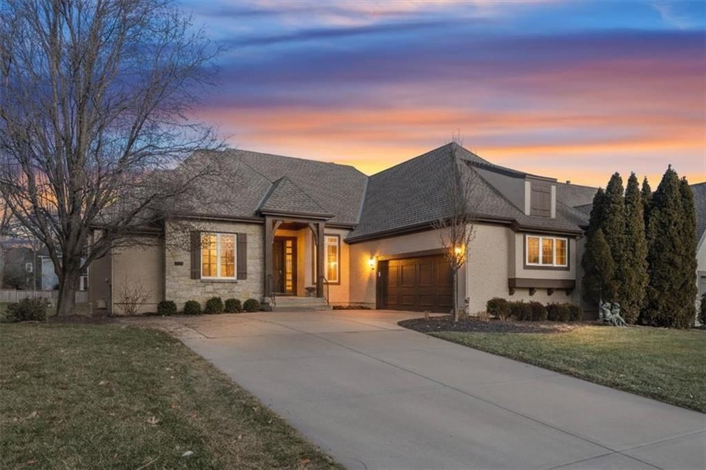 5402 W 141st Terrace, Leawood, KS
