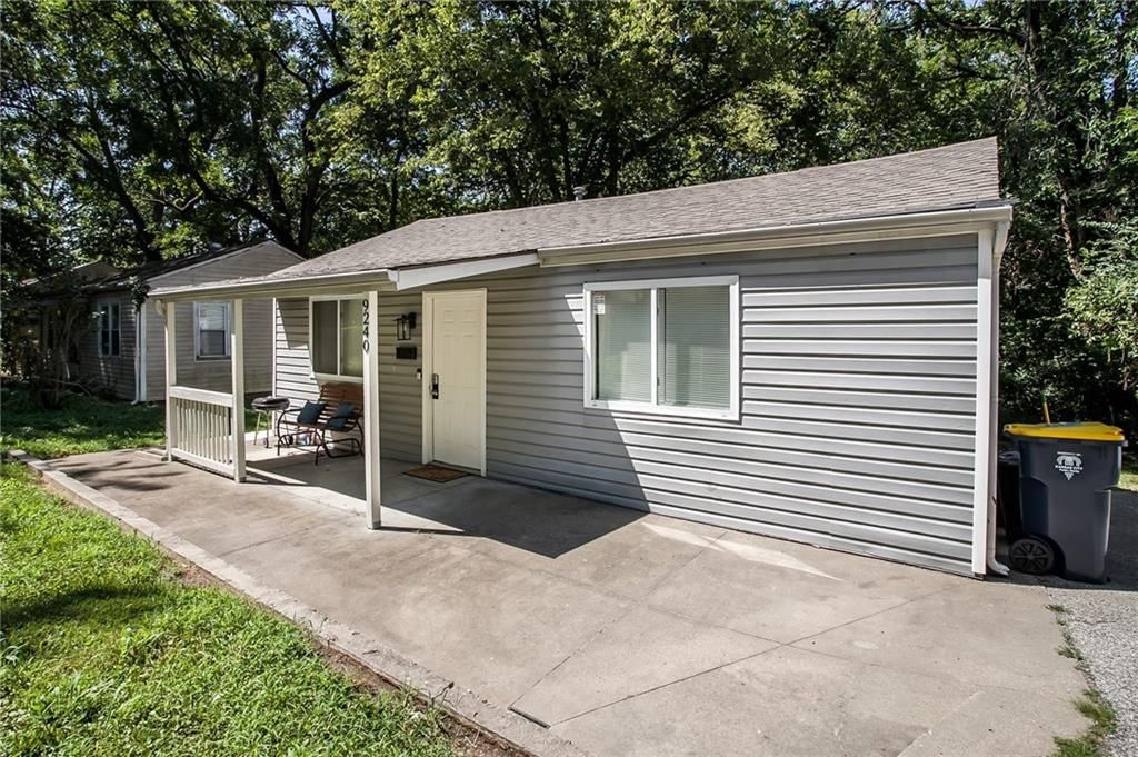 9240 Mcgee Street — photo 3