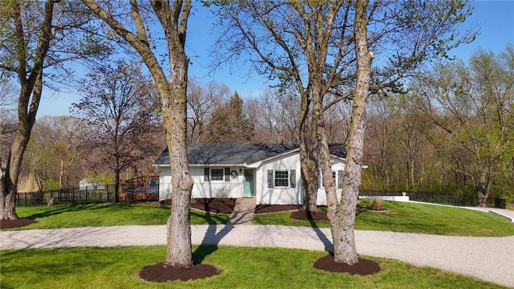 7823 Woodland Drive — photo 4