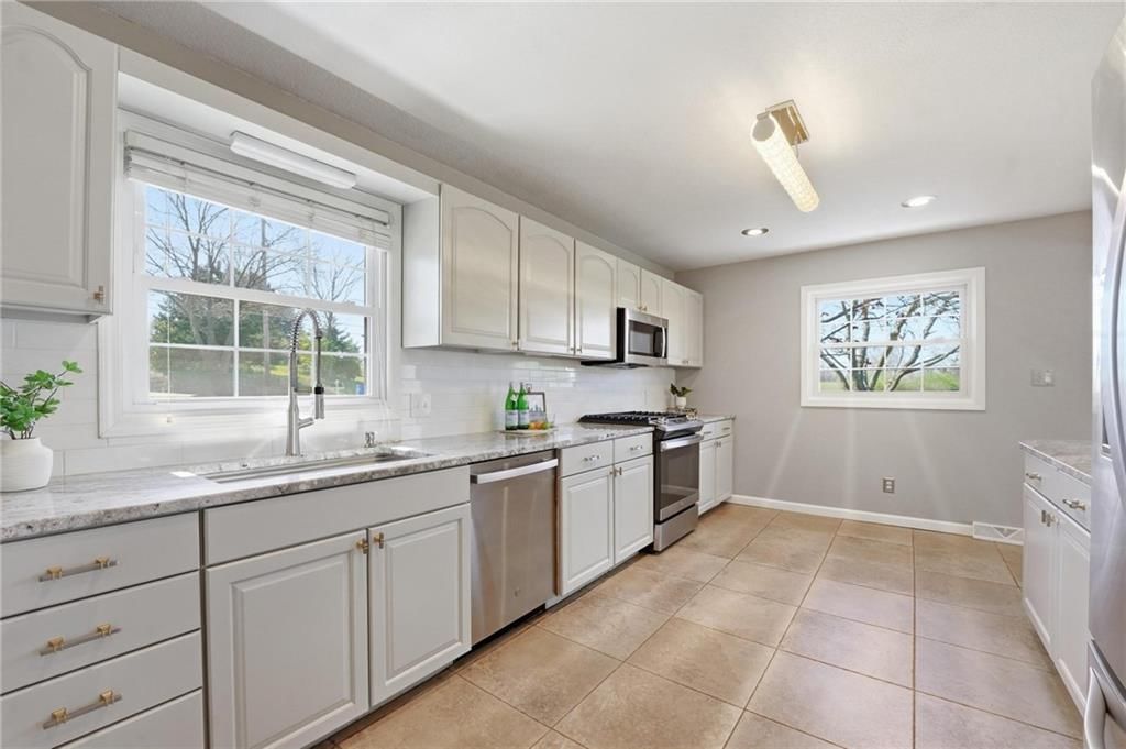 7823 Woodland Drive — photo 12