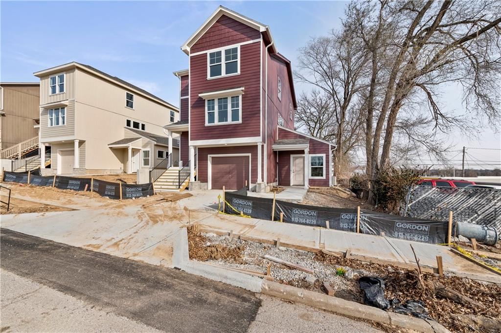 1114 Armstrong Avenue — photo 2