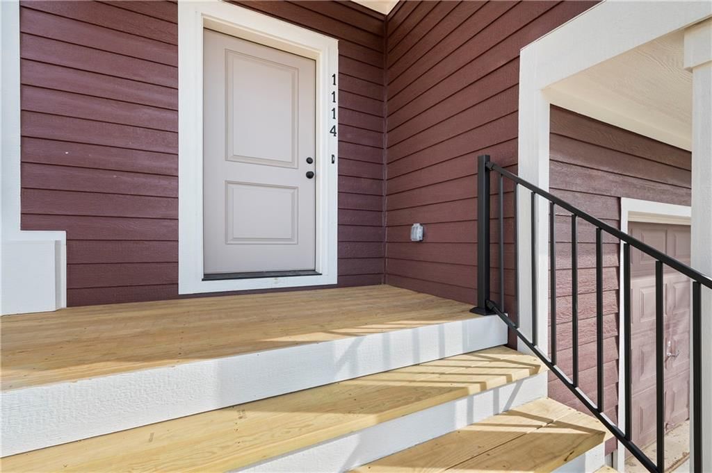 1114 Armstrong Avenue — photo 3