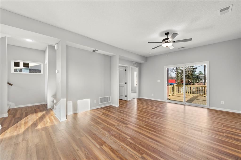 1114 Armstrong Avenue — photo 4