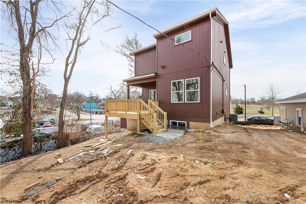 1114 Armstrong Avenue — photo 25