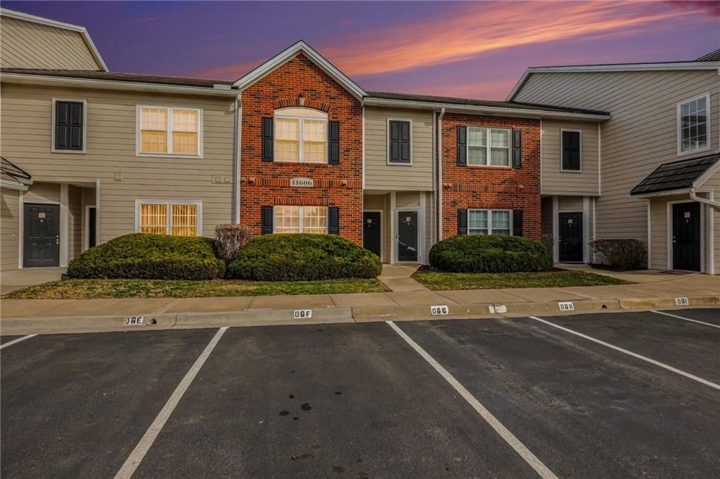 11606 Tomahawk Creek Parkway — photo 15