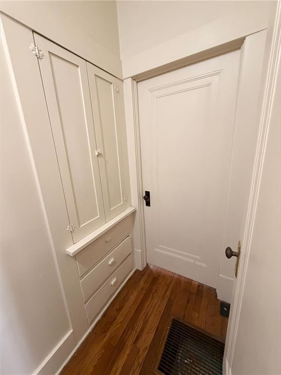 103 W Kansas Street — photo 13