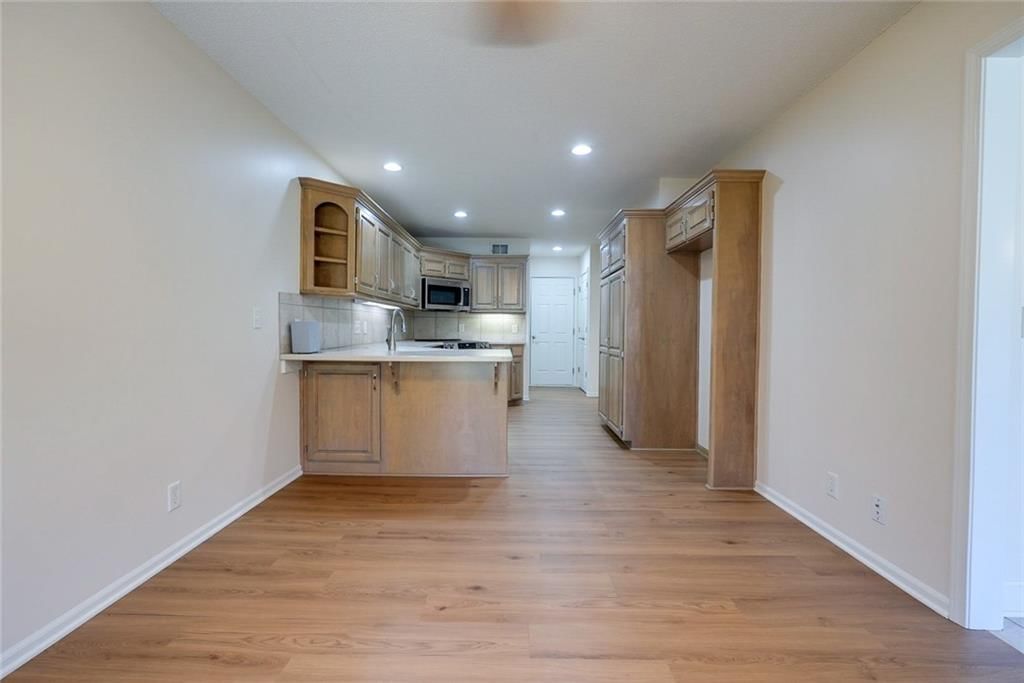 1904 S Davis Avenue — photo 12