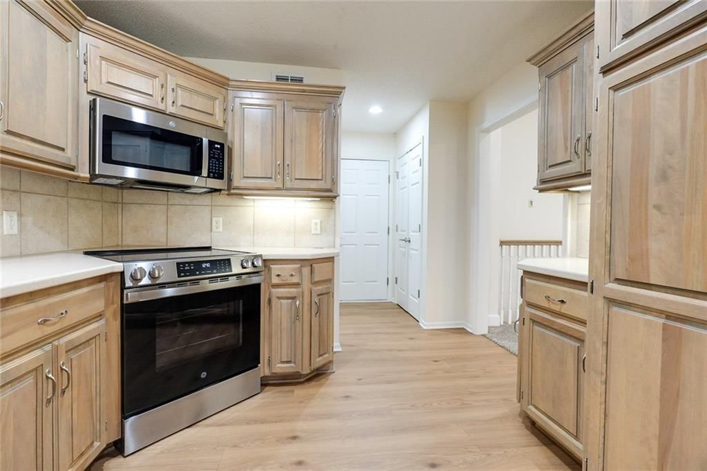 1904 S Davis Avenue — photo 15