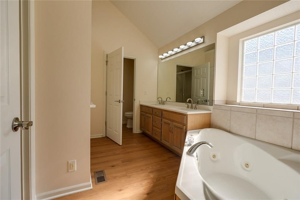 1904 S Davis Avenue — photo 28