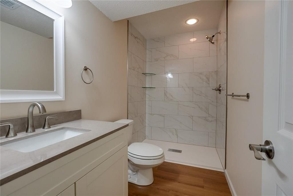 1904 S Davis Avenue — photo 35