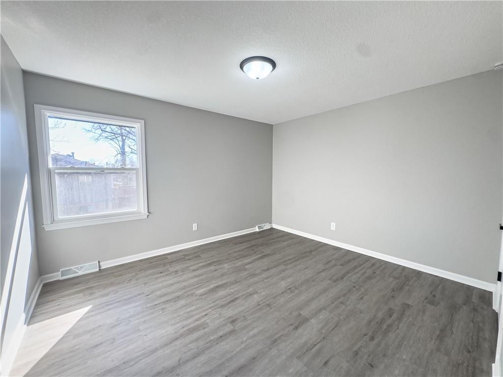 1701 Evergreen Street — photo 11