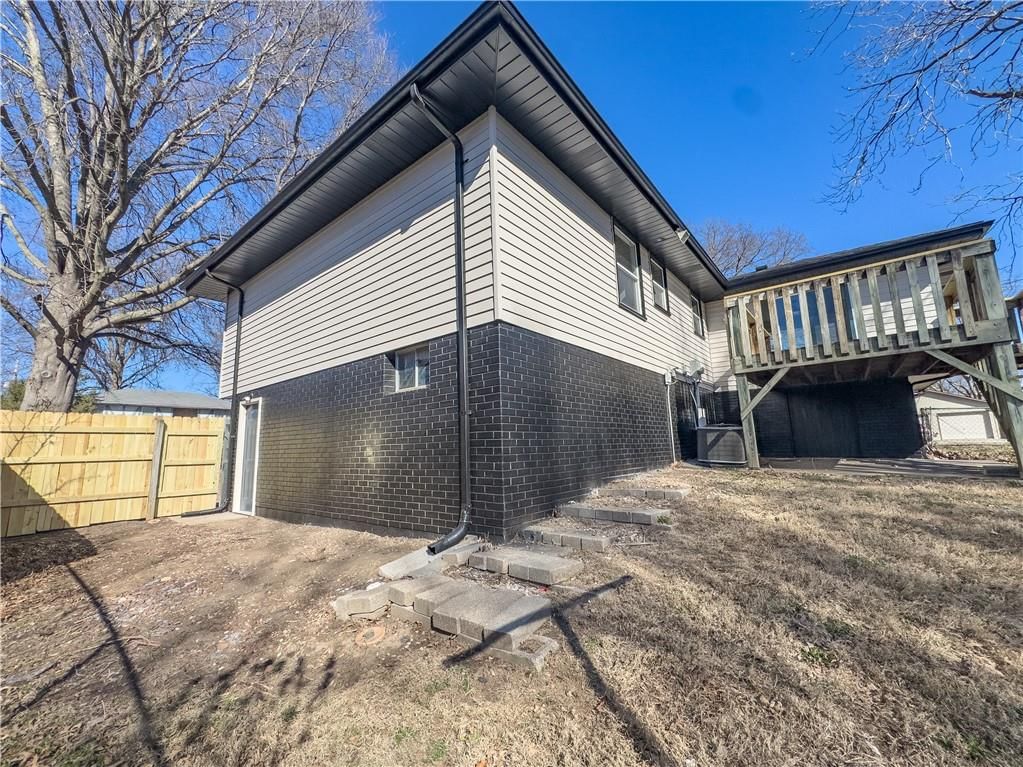 1701 Evergreen Street — photo 31