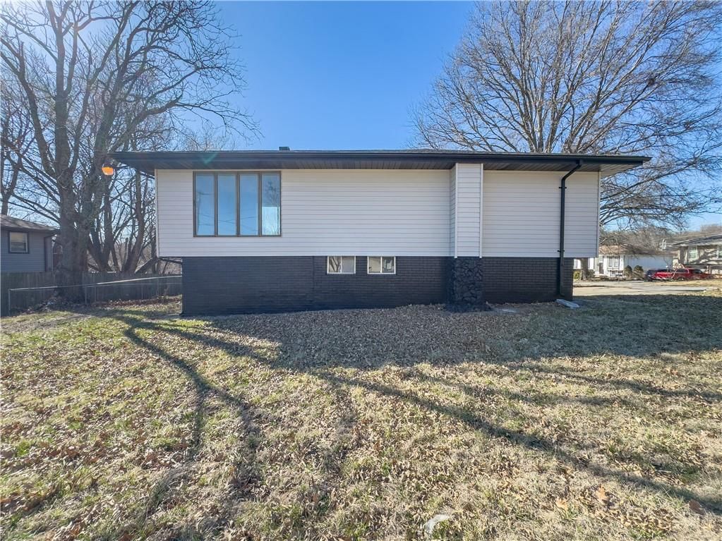 1701 Evergreen Street — photo 32