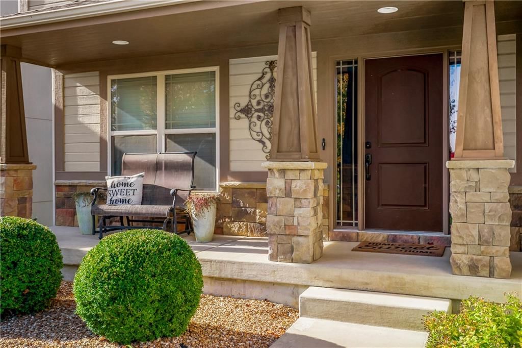 10312 N Tullis Drive, Kansas City, MO