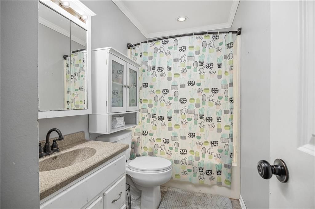 702 E Maple Place — photo 13