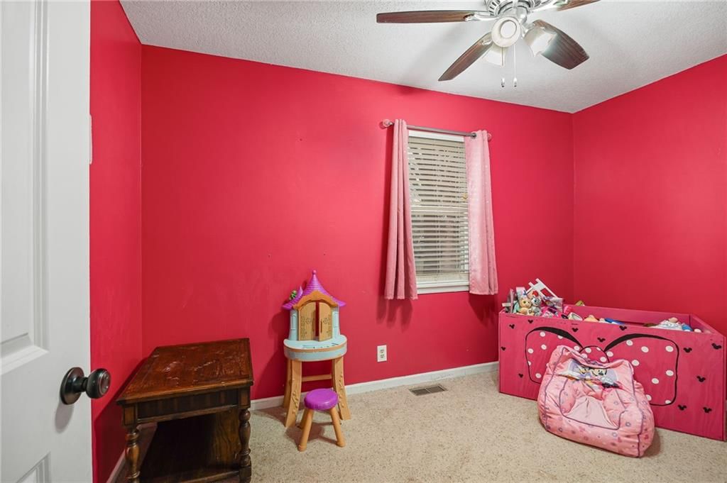 702 E Maple Place — photo 15