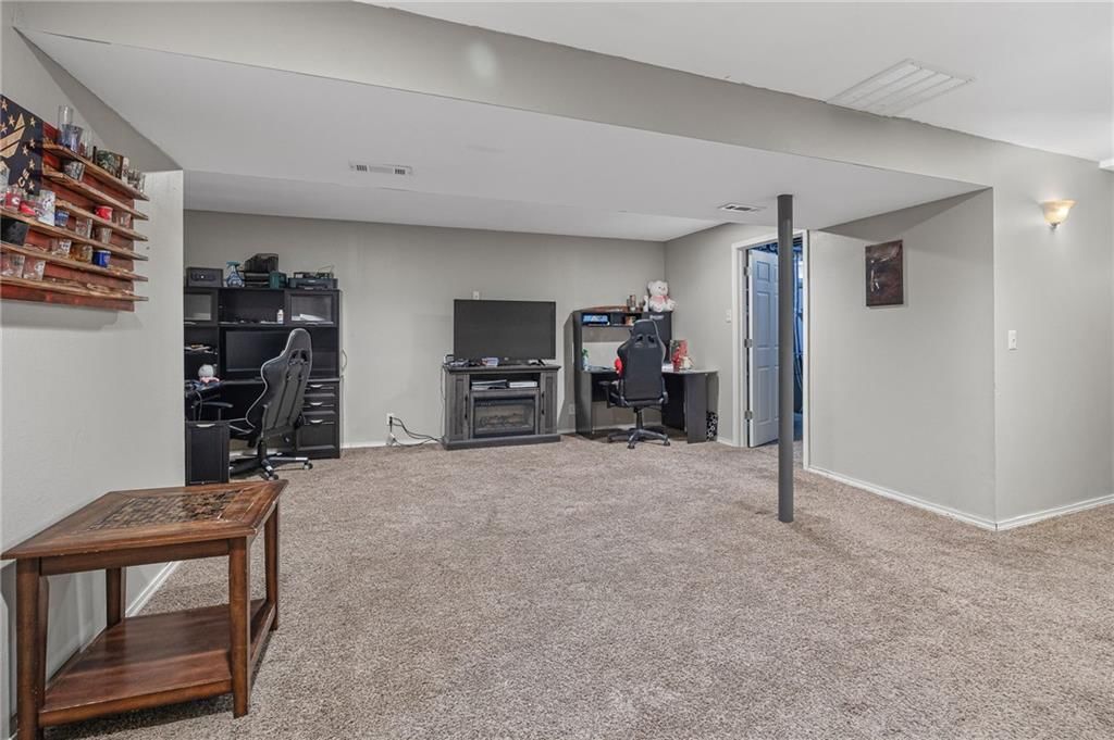 702 E Maple Place — photo 19