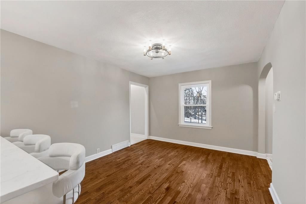 900 NE Barnes Avenue — photo 6