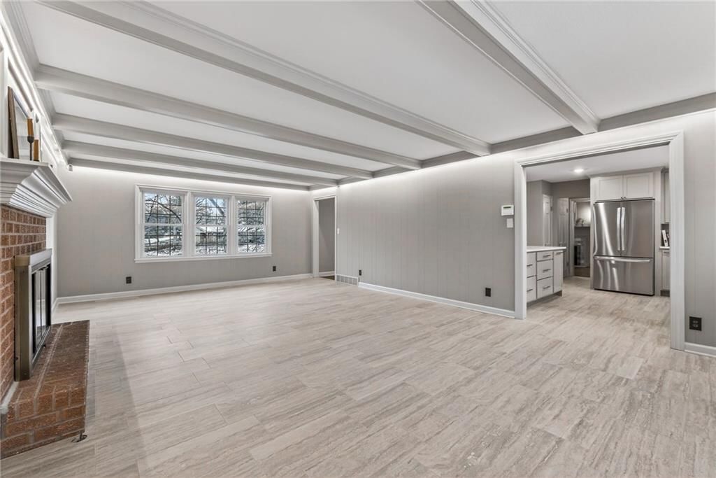 900 NE Barnes Avenue — photo 7