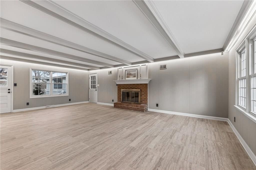 900 NE Barnes Avenue — photo 8