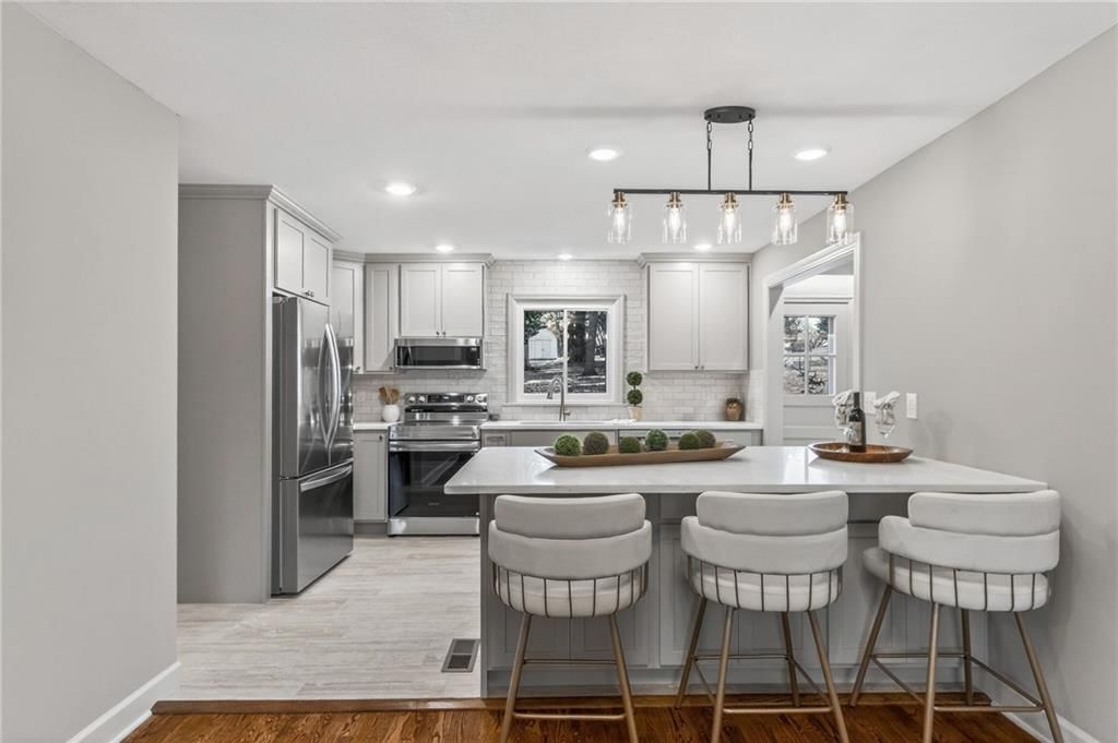 900 NE Barnes Avenue — photo 10