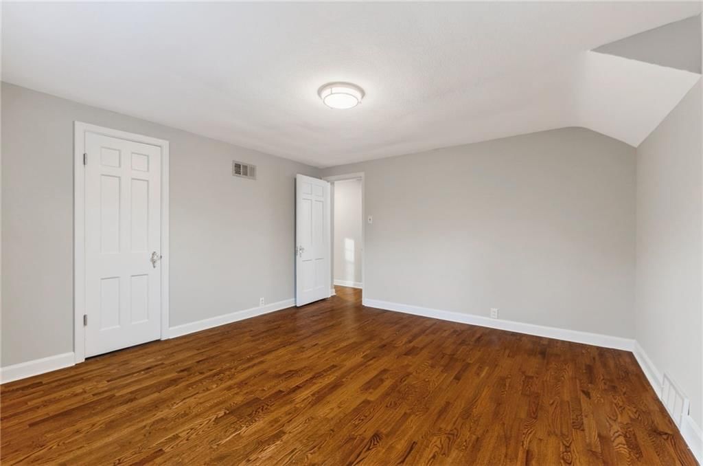 900 NE Barnes Avenue — photo 26