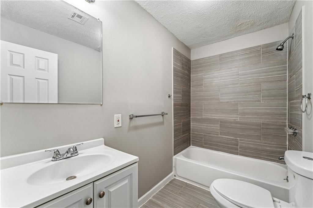 306 E 165th Street — photo 22