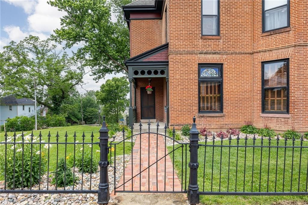 1328 Francis Street — photo 68