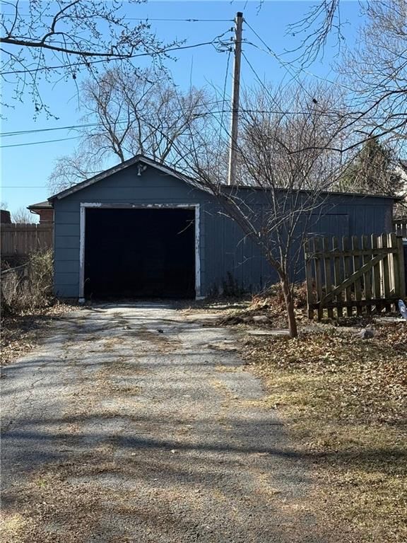 5034 N Chelsea Avenue — photo 13