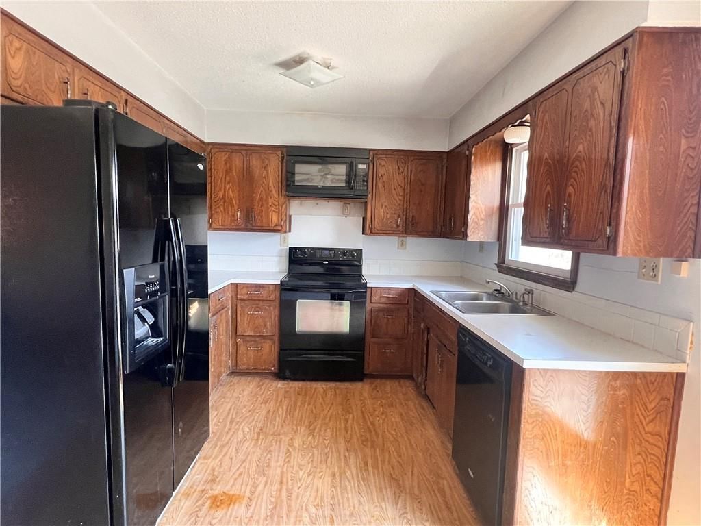 8314 NW High Street — photo 6