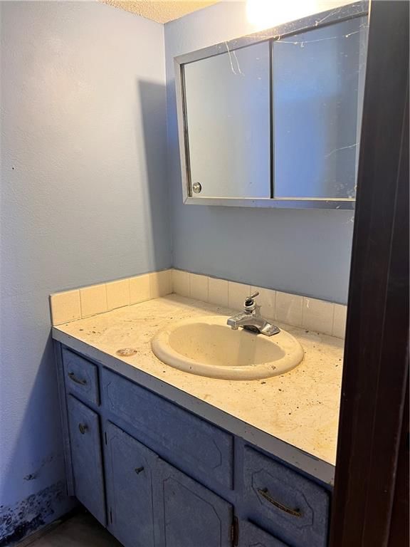 8314 NW High Street — photo 27