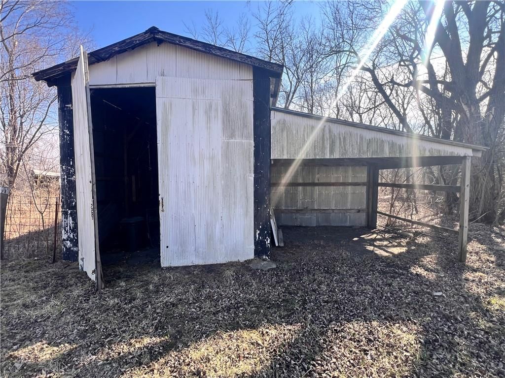 8314 NW High Street — photo 30