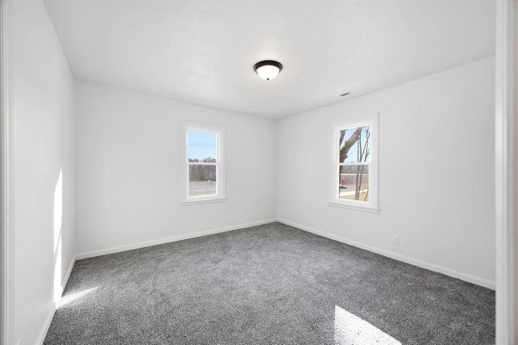 2601 Commercial Street — photo 18
