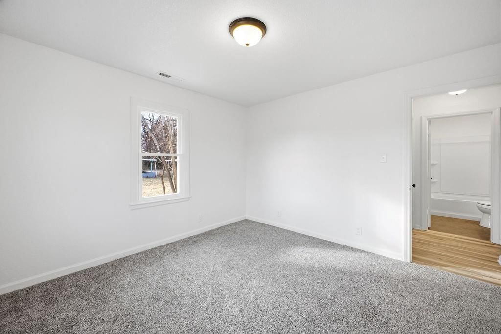 2601 Commercial Street — photo 20